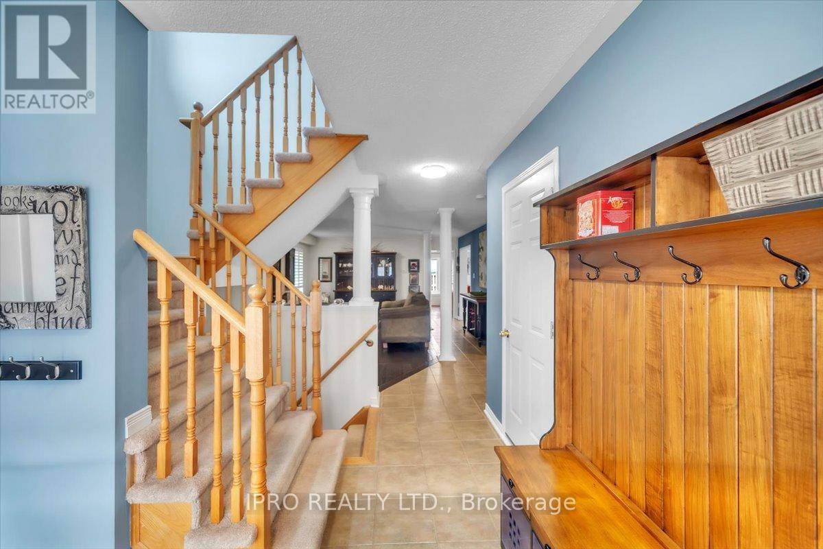 East Gwillimbury (mt Albert), ON L0G1M0,469 KING STREET E