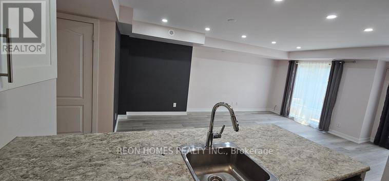 Markham (cornell), ON L6B1N3,2 Blanche LN #901