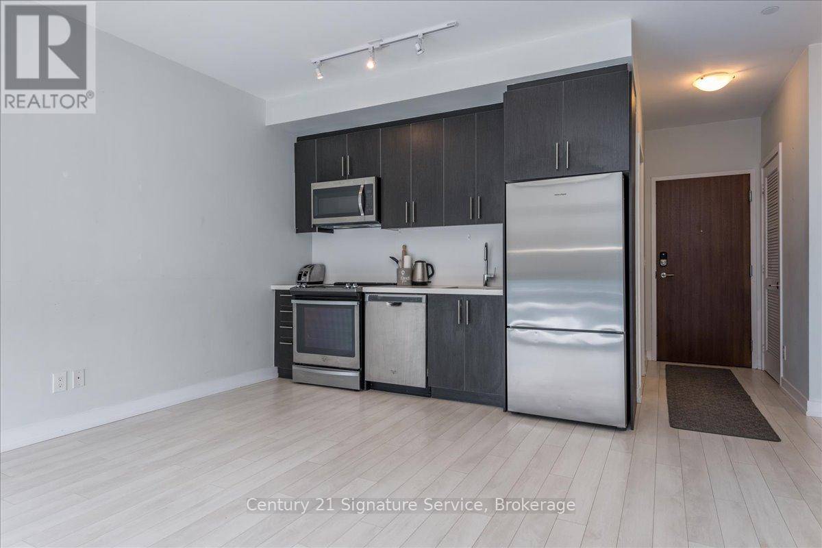 Innisfil, ON L9S0J4,271 Sea Ray AVE #413B
