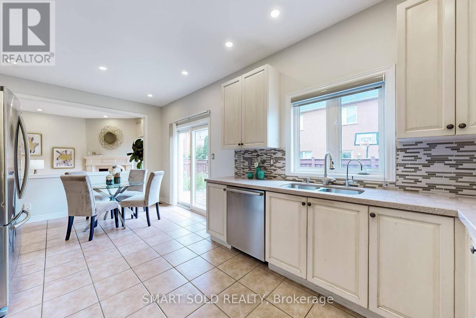 Vaughan (vellore Village), ON L4H2Z9,9 CASA NOVA DRIVE