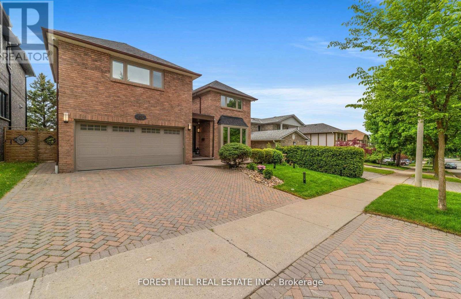 Richmond Hill (south Richvale), ON L4C6R8,107 OLD SURREY LANE