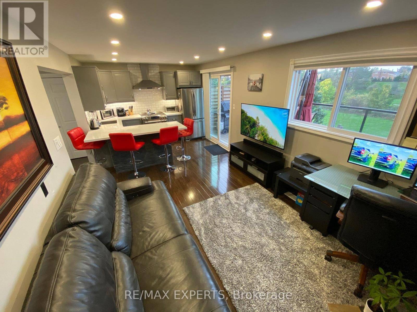 Vaughan (west Woodbridge), ON L4L2X6,123 Albany DR #Main