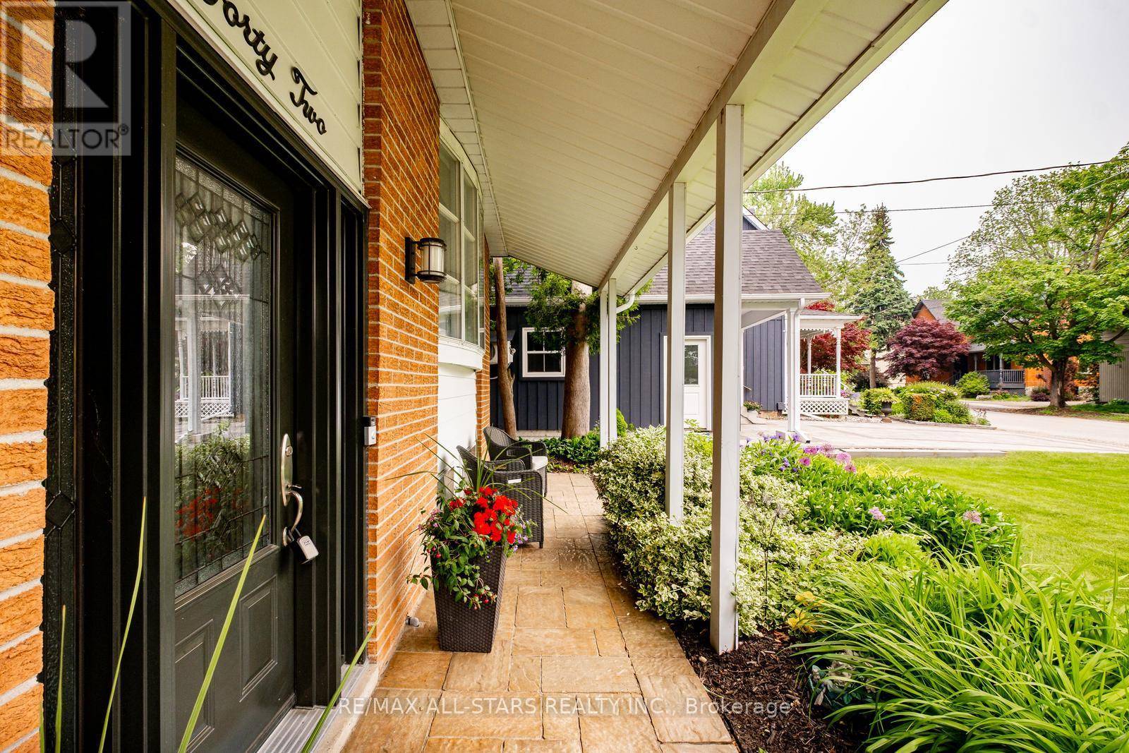 Whitchurch-stouffville (stouffville), ON L4A3R3,42 CLARKE STREET
