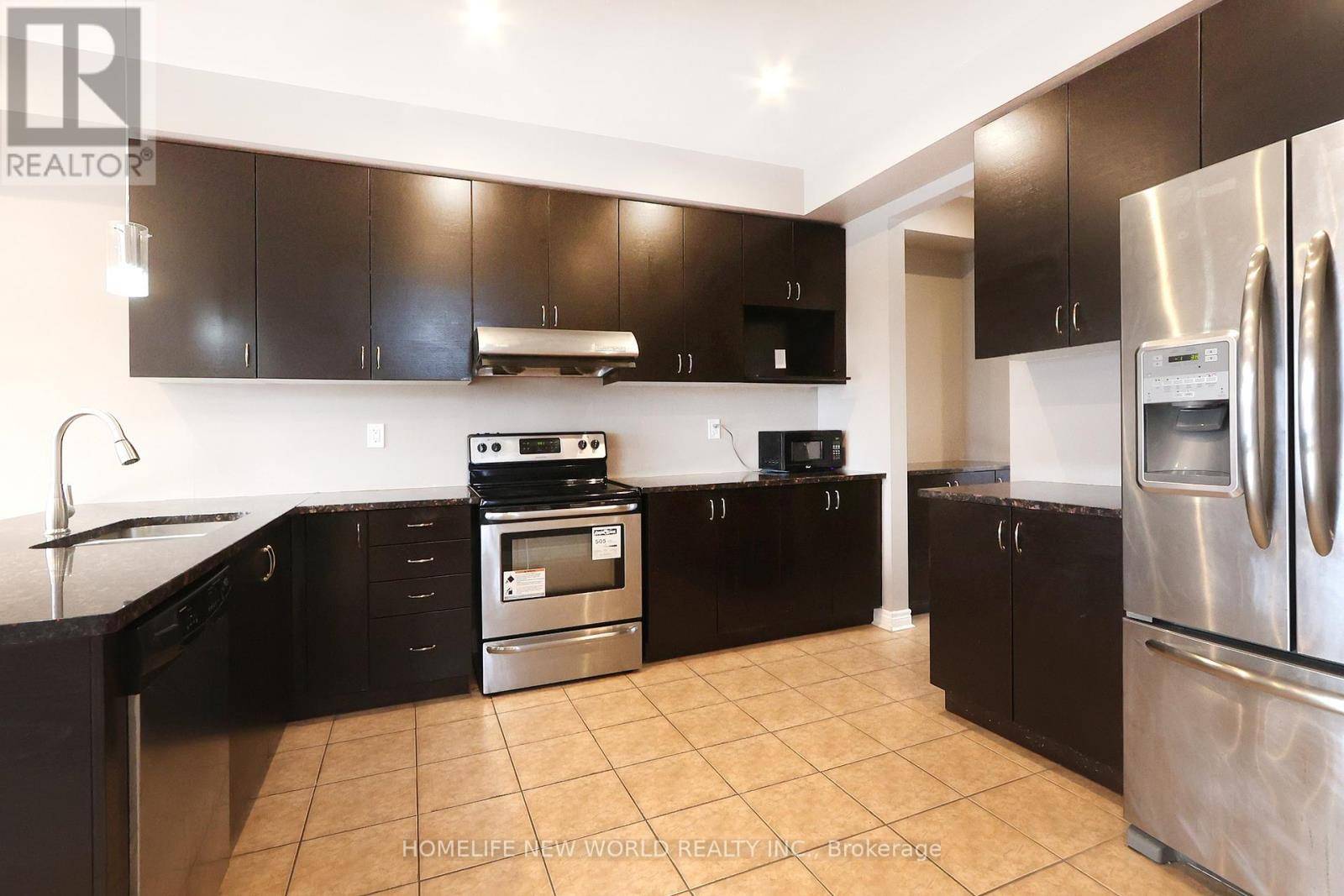Richmond Hill (jefferson), ON L4E0V1,41 Pulpwood CRES #2