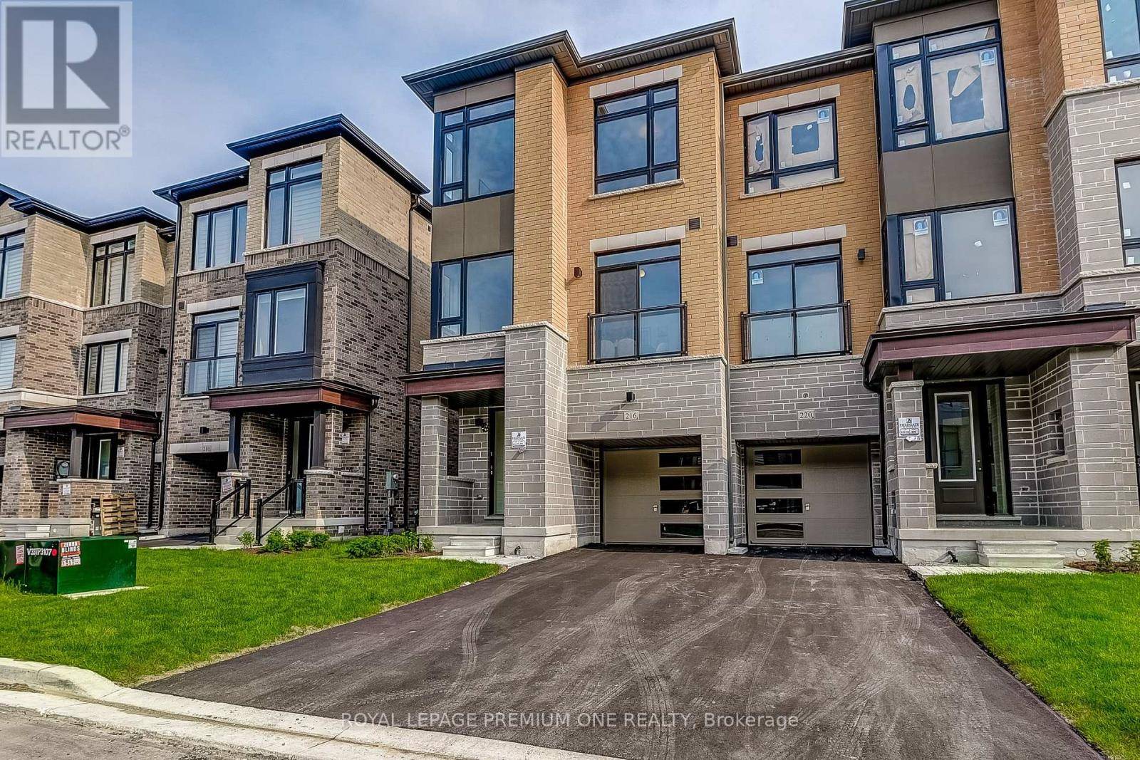 Vaughan (vellore Village), ON L4H5L4,216 TENNANT CIRCLE