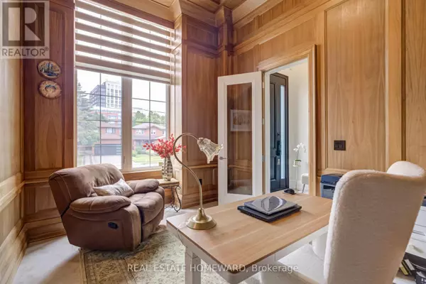 Richmond Hill (south Richvale), ON L4C6P1,6 MACKAY DRIVE