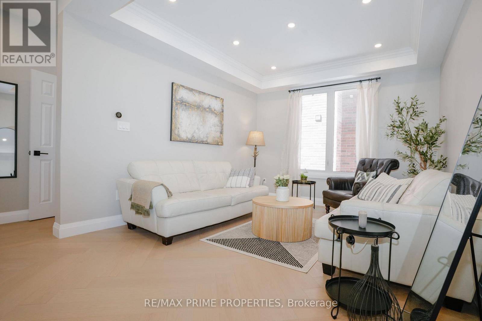 Richmond Hill (oak Ridges), ON L4E4P9,54 VITLOR DRIVE