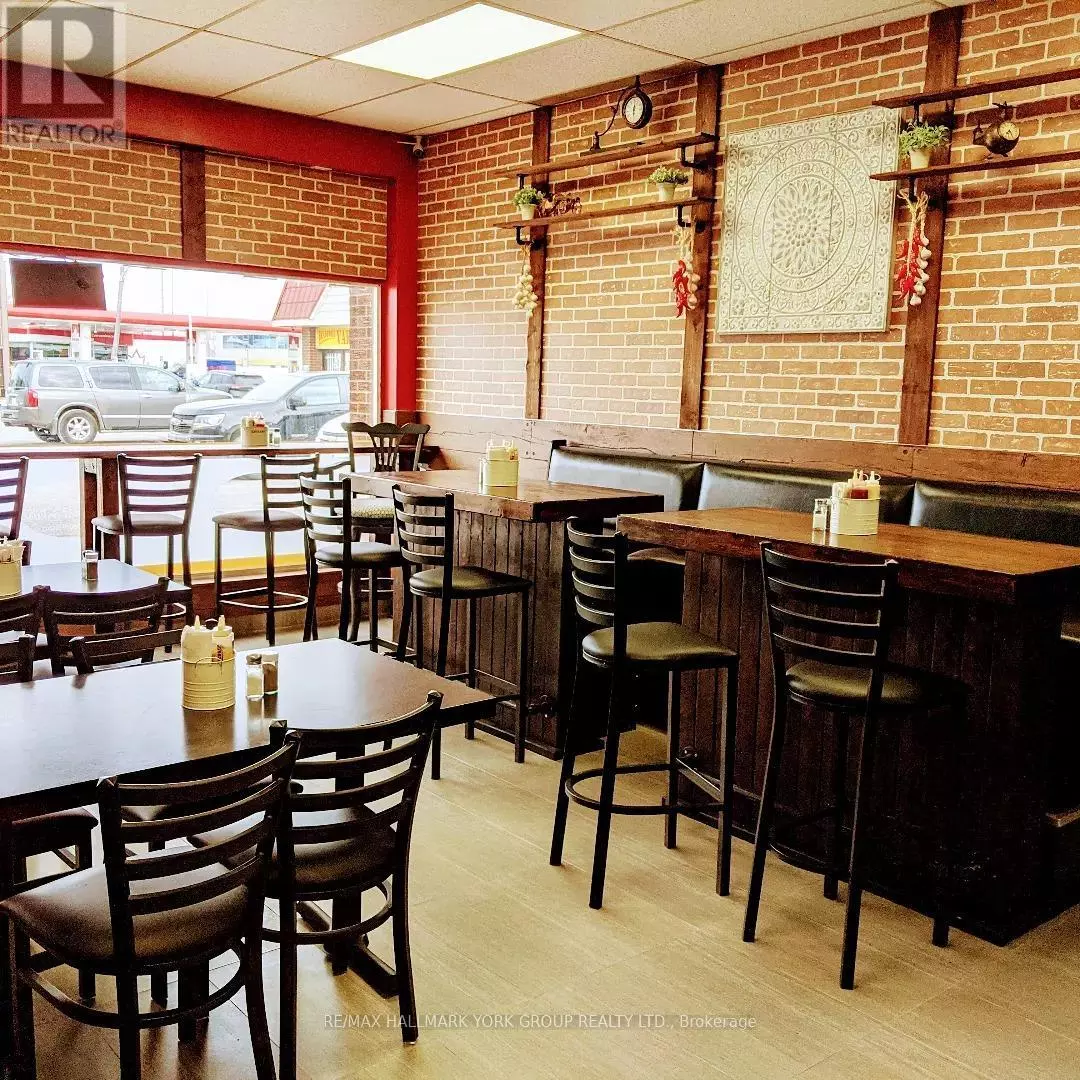 Bradford West Gwillimbury (bradford), ON L3Z2B3,136 Holland ST East #3