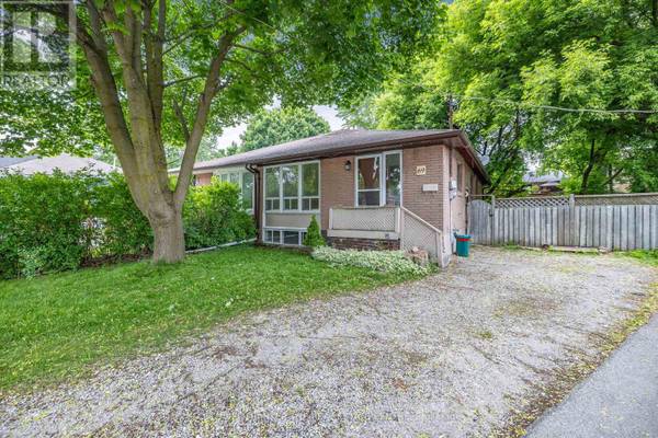 69 MARLIN COURT, Newmarket (bristol-london), ON L3Y2W7