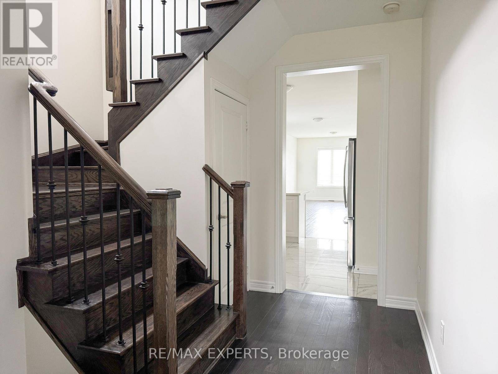 New Tecumseth (alliston), ON L9R0K6,91 KINGSMERE CRESCENT