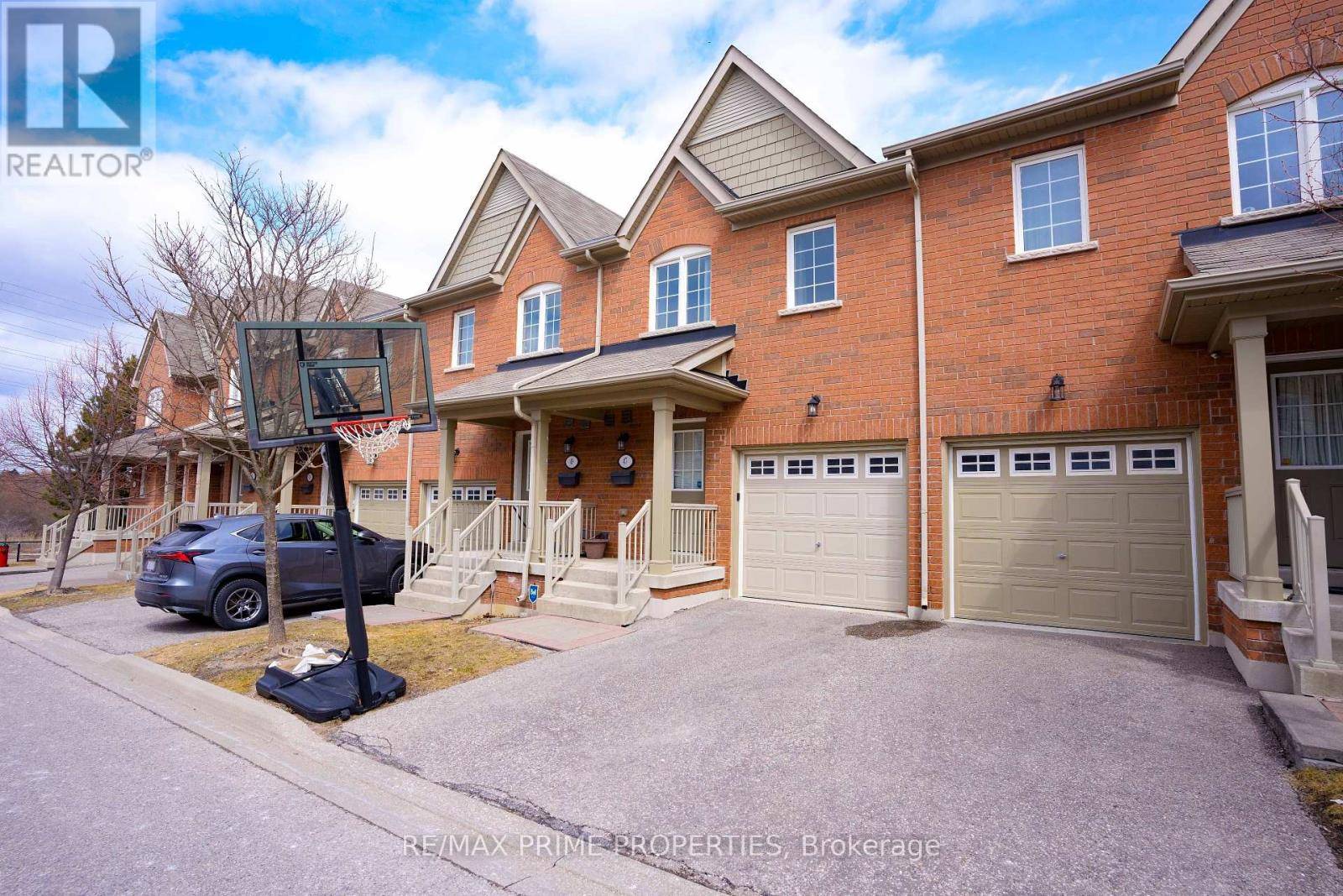 47 EDWIN PEARSON STREET, Aurora, ON L4G0S1