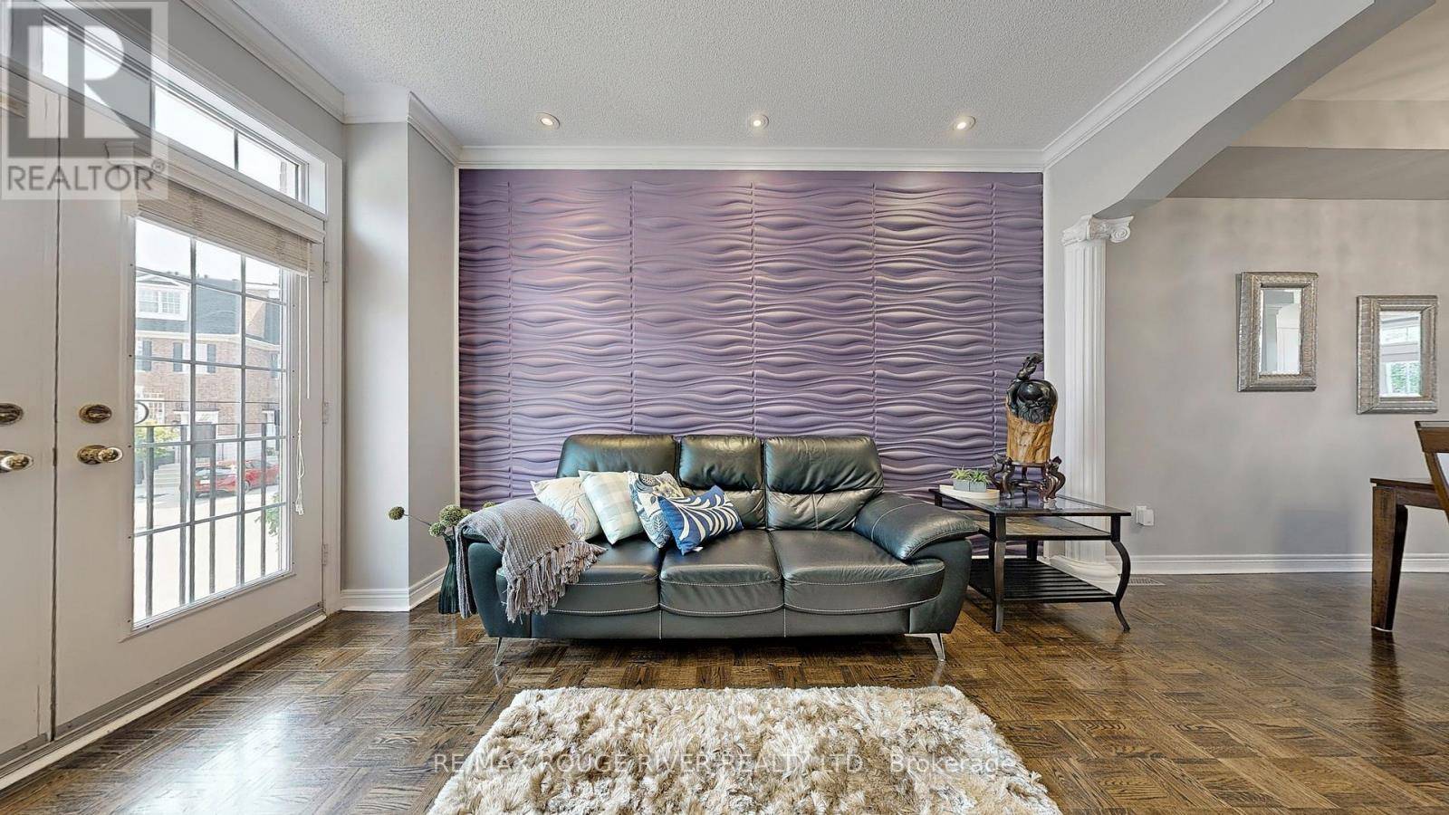 Richmond Hill (westbrook), ON L4C0L6,6 Leonard ST #33