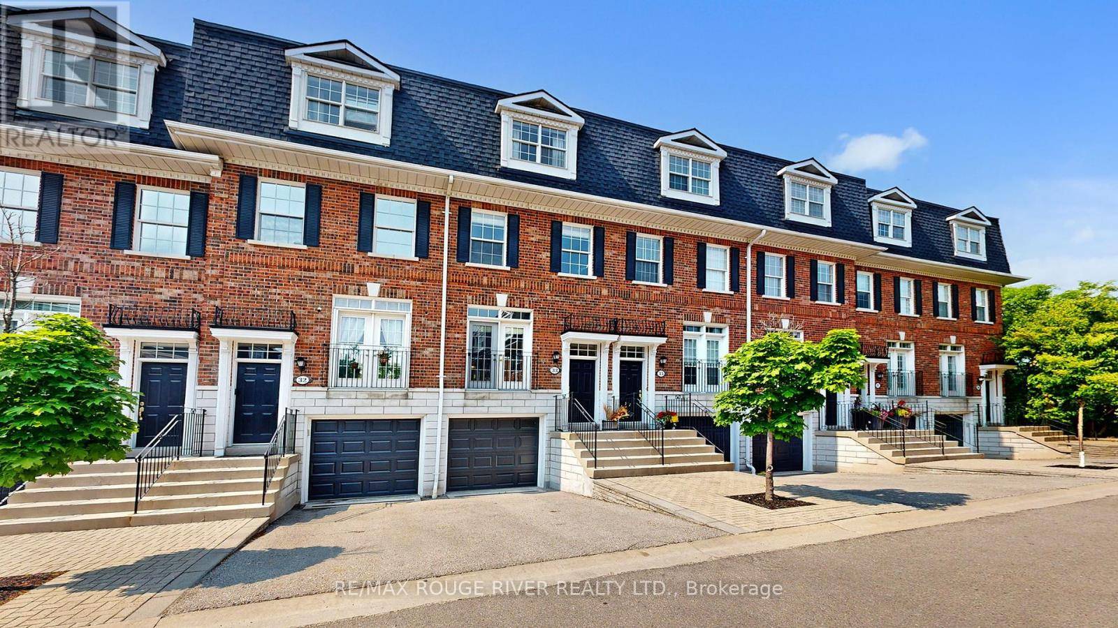 Richmond Hill (westbrook), ON L4C0L6,6 Leonard ST #33