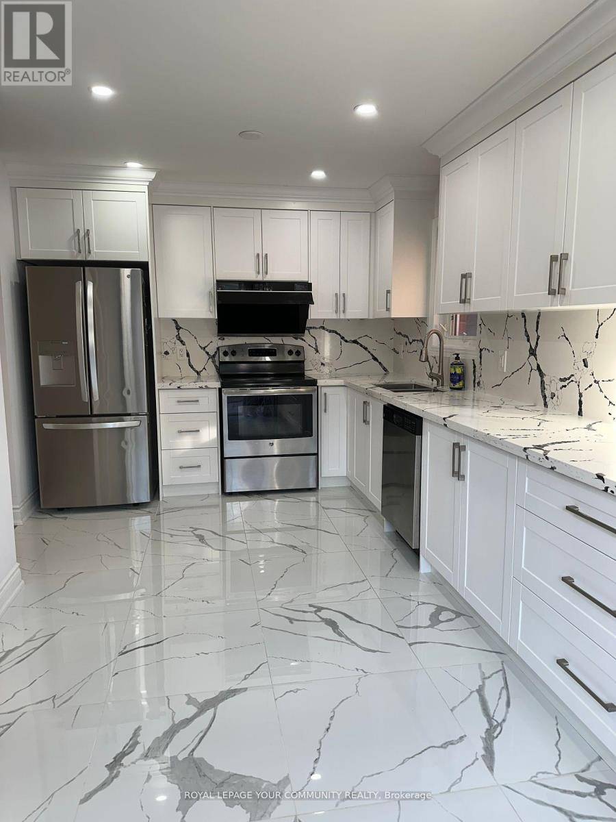Newmarket (woodland Hill), ON L3X2B3,86 BEARE TRAIL