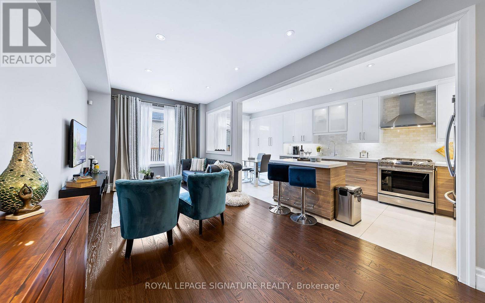 Vaughan (patterson), ON L6A4K6,68 WHITE BEACH CRESCENT