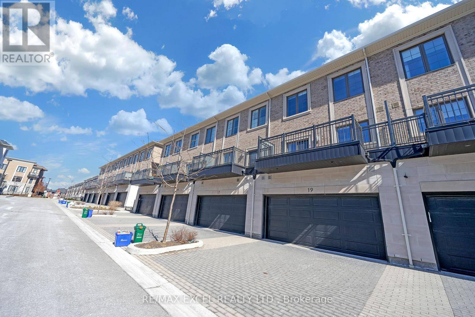 Markham (unionville), ON L3R5R8,19 SIR FREDERICK BANTING WAY