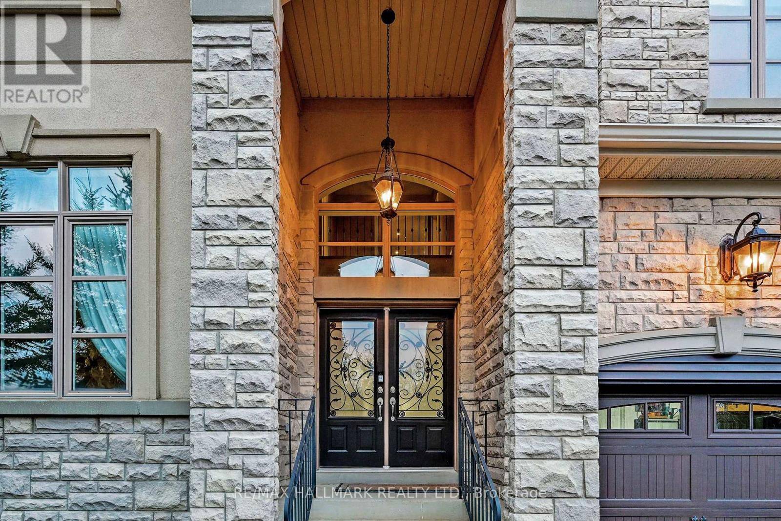 Richmond Hill (oak Ridges Lake Wilcox), ON L4E4R6,350 PARADELLE DRIVE