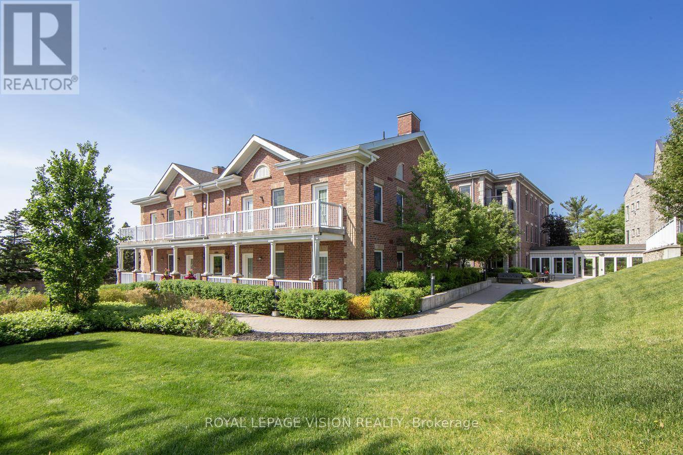 Vaughan (kleinburg), ON L0J1C0,10360 Islington AVE #207