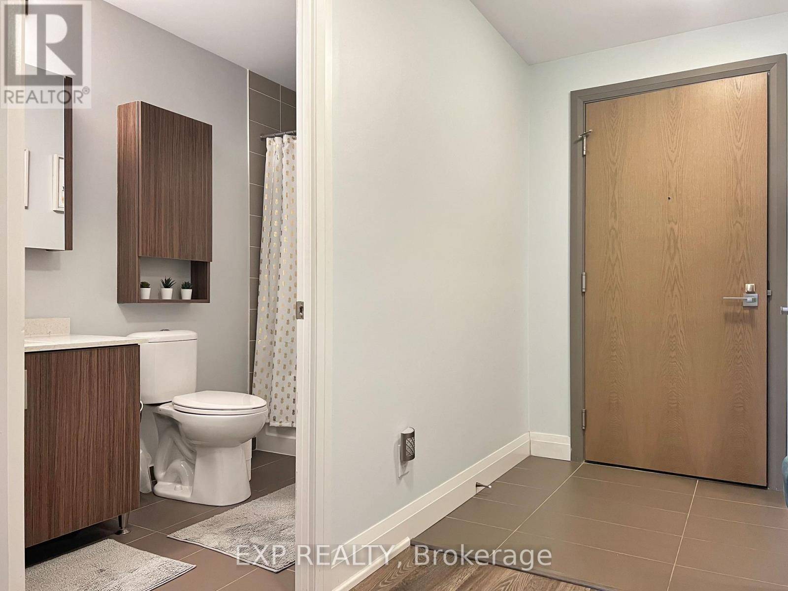 Markham (unionville), ON L3R9R1,18 Uptown DR #315