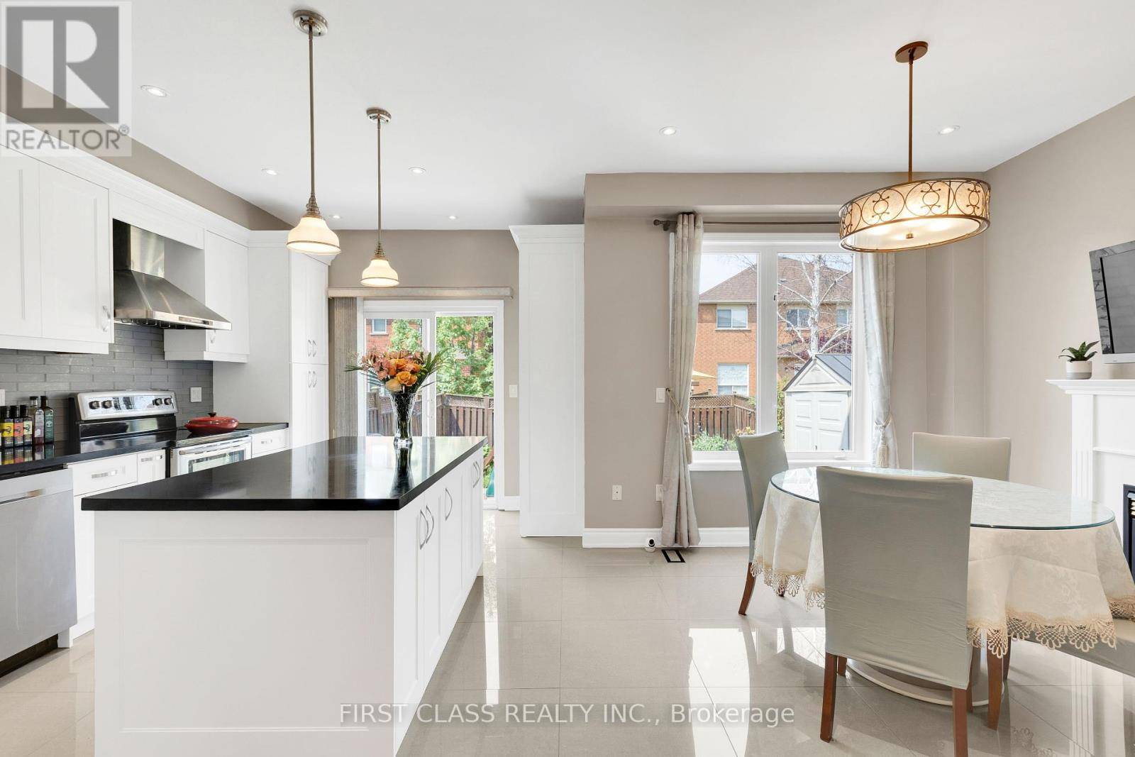 Markham (berczy), ON L6C3A8,12 CHARLES STURDY ROAD