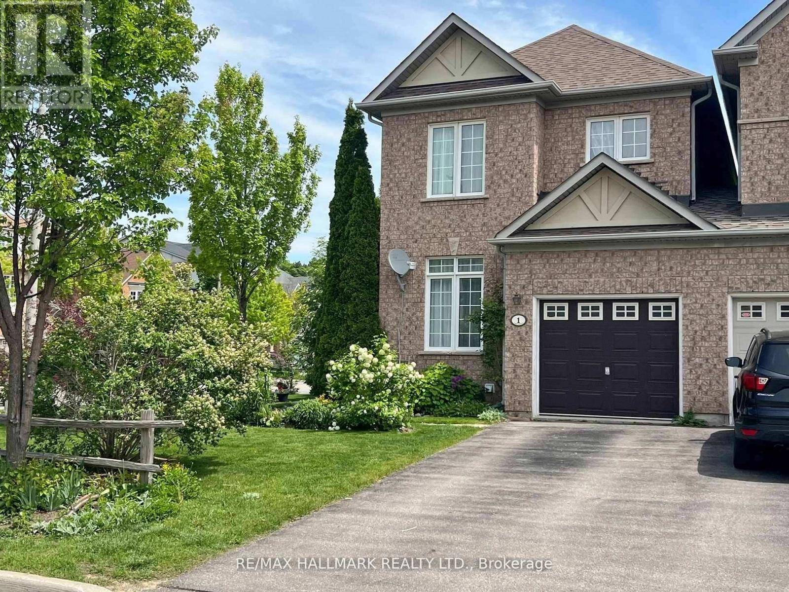 Vaughan (patterson), ON L4J8V3,1 LANDER CRESCENT