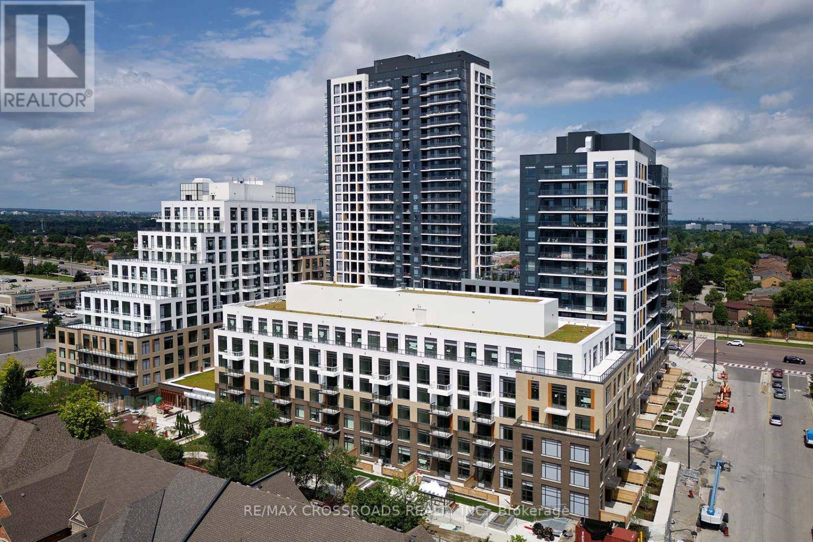 Vaughan (beverley Glen), ON L4J8N8,8 Beverley Glen BLVD #D-421