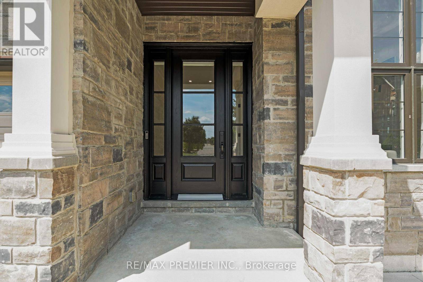 Vaughan (east Woodbridge), ON L4L9L2,24 FRANCESCA COURT