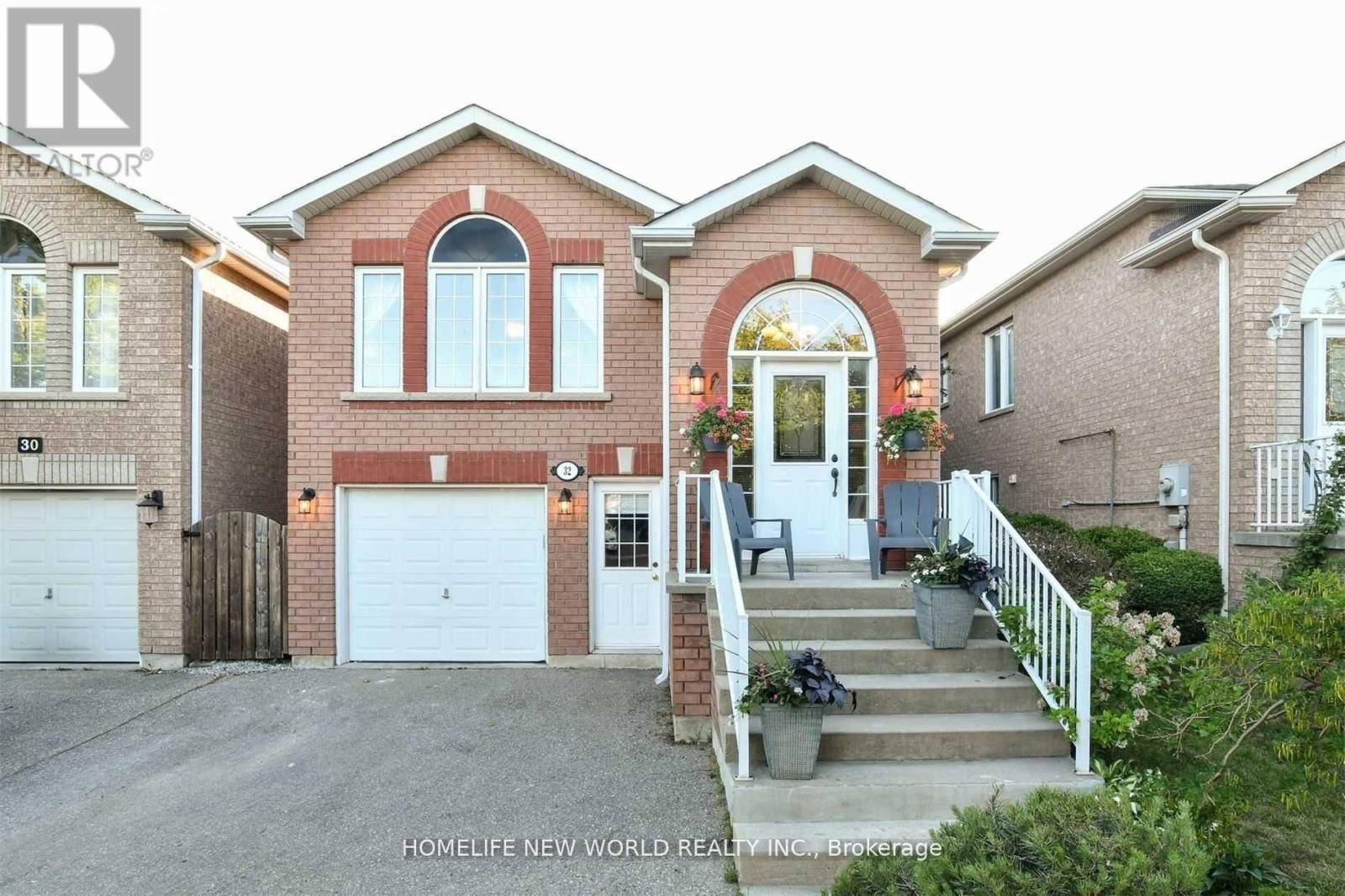 32 SMITH STREET, Bradford West Gwillimbury (bradford), ON L3Z3C9