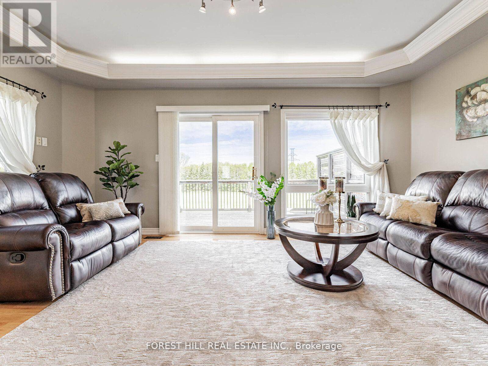 Newmarket (stonehaven-wyndham), ON L3X2L5,614 MCBEAN AVENUE N