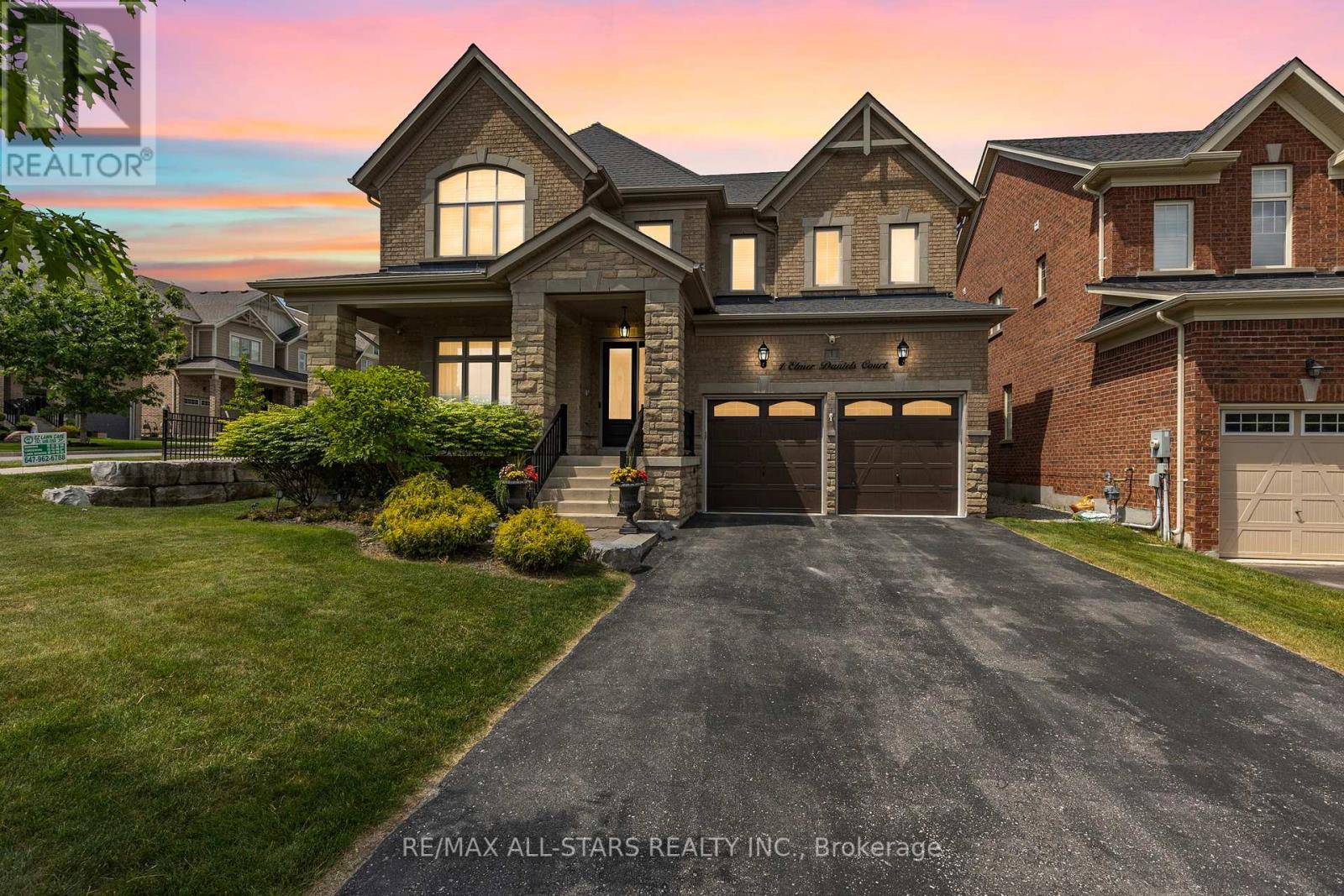 1 ELMER DANIELS COURT, Whitchurch-stouffville (stouffville), ON L4A1V6