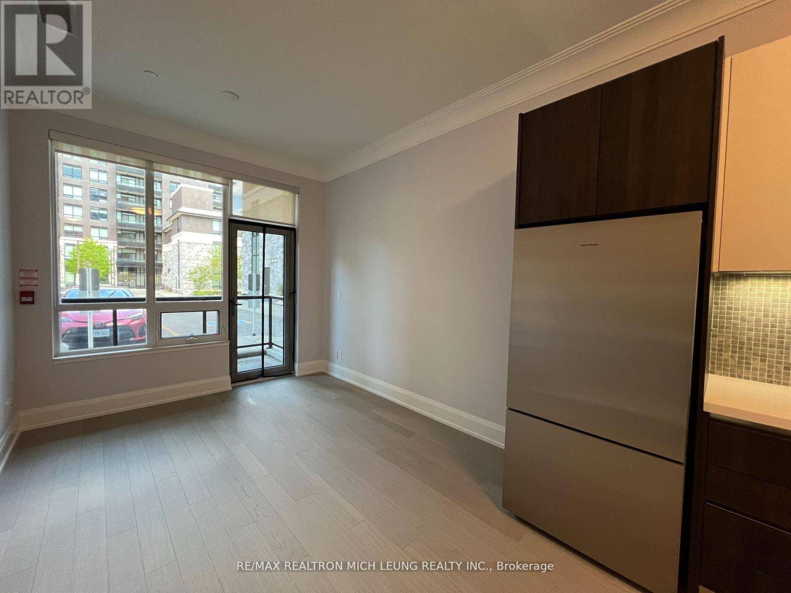 Markham (unionville), ON L6G0G3,25 Water Walk DR #103