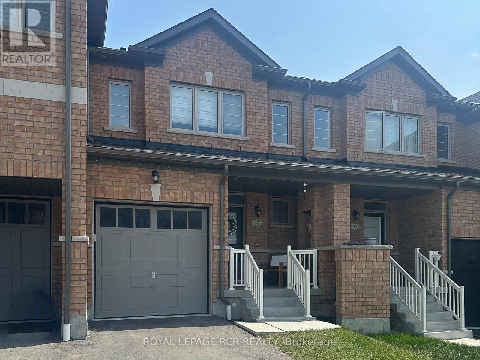 Whitchurch-stouffville (stouffville), ON L4A4W1,37 MARKVIEW ROAD