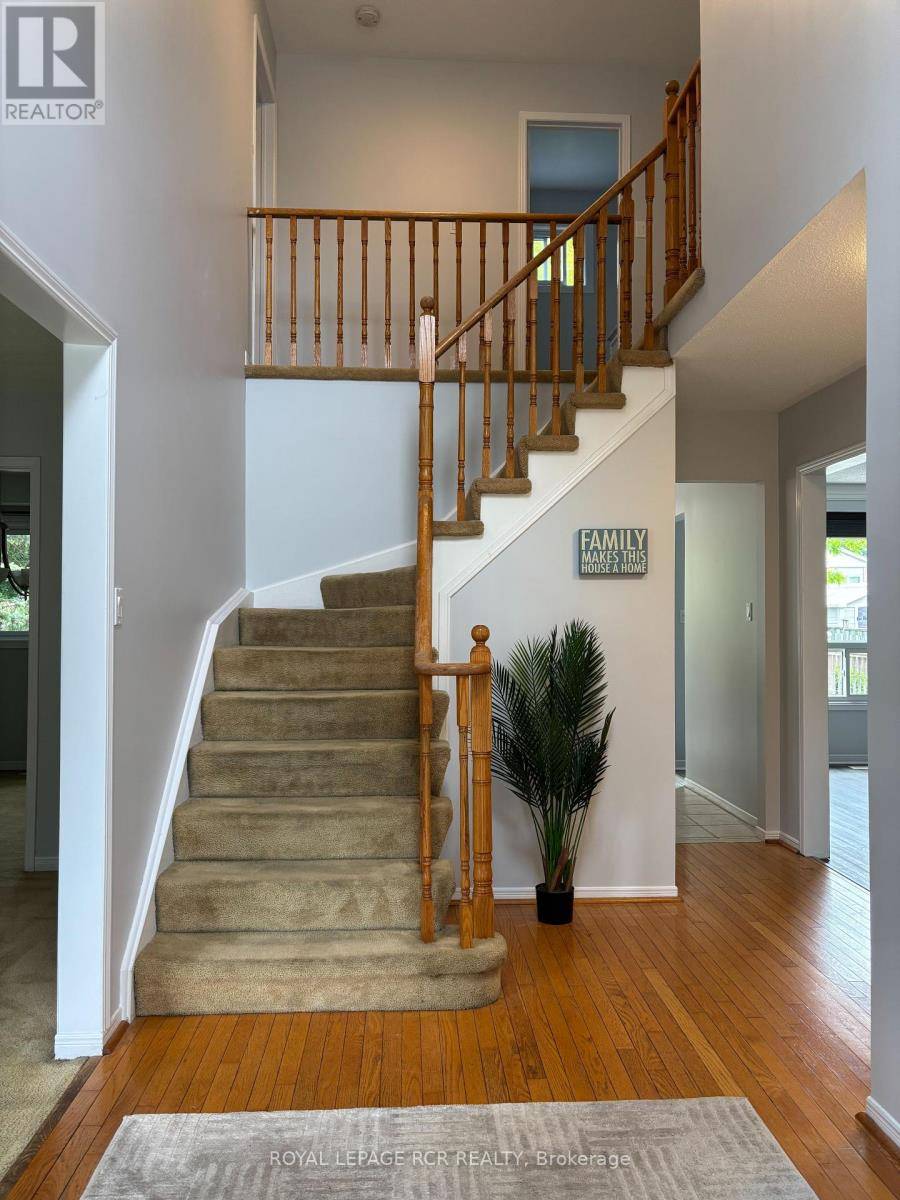 East Gwillimbury (holland Landing), ON L9N1C7,14 FORRESTWOOD CRESCENT