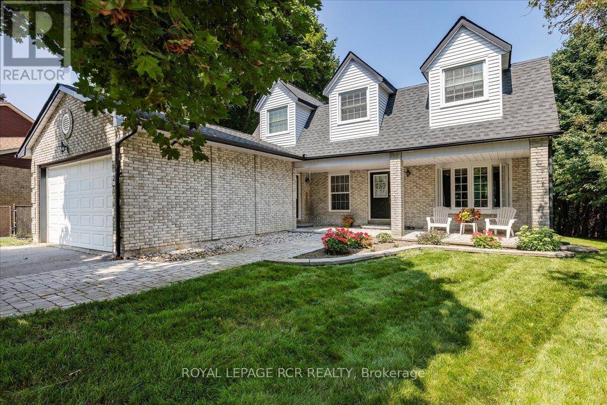 2 ROYAL OAK ROAD, East Gwillimbury (mt Albert), ON L0G1M0