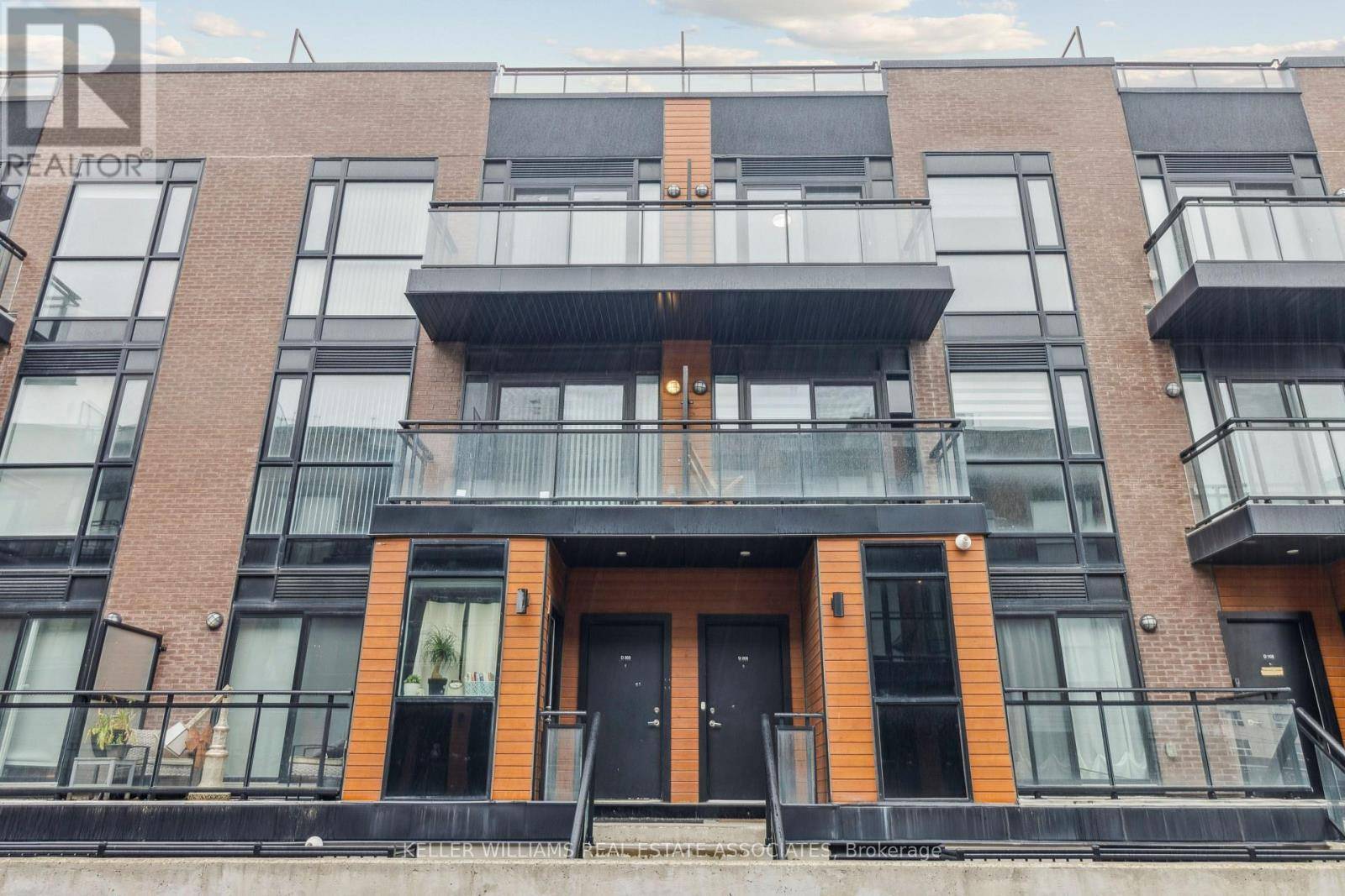 5289 Highway 7 #D-203, Vaughan (vaughan Grove), ON L4L0J1
