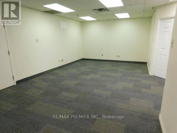 Vaughan (concord), ON L4K3W7,231 Millway AVE #15