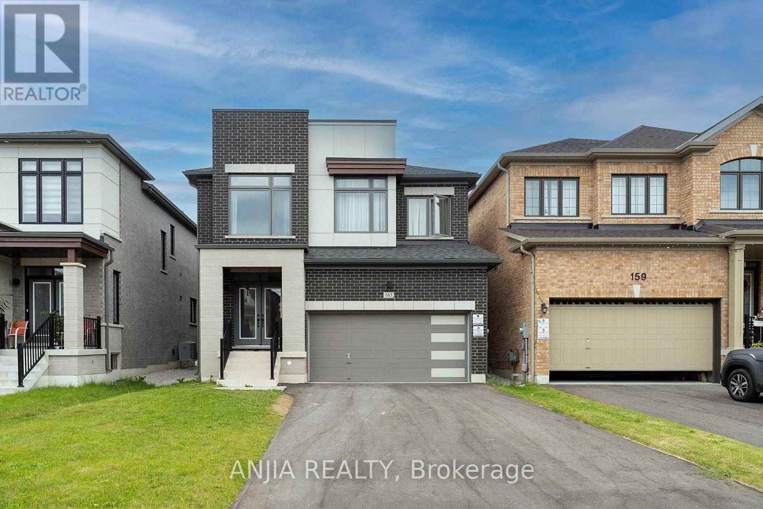 Whitchurch-stouffville (stouffville), ON L4A0R8,163 FALLHARVEST WAY