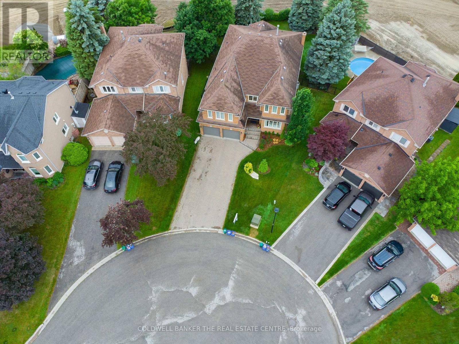 Newmarket (glenway Estates), ON L3X1E8,384 AMBERLEE COURT