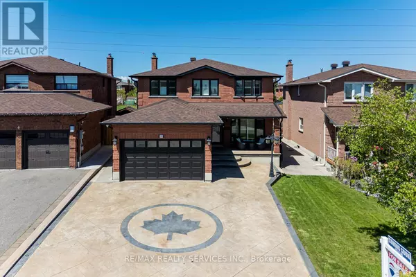 10 GOLD FINCH PLACE, Vaughan (west Woodbridge), ON L4L6N6