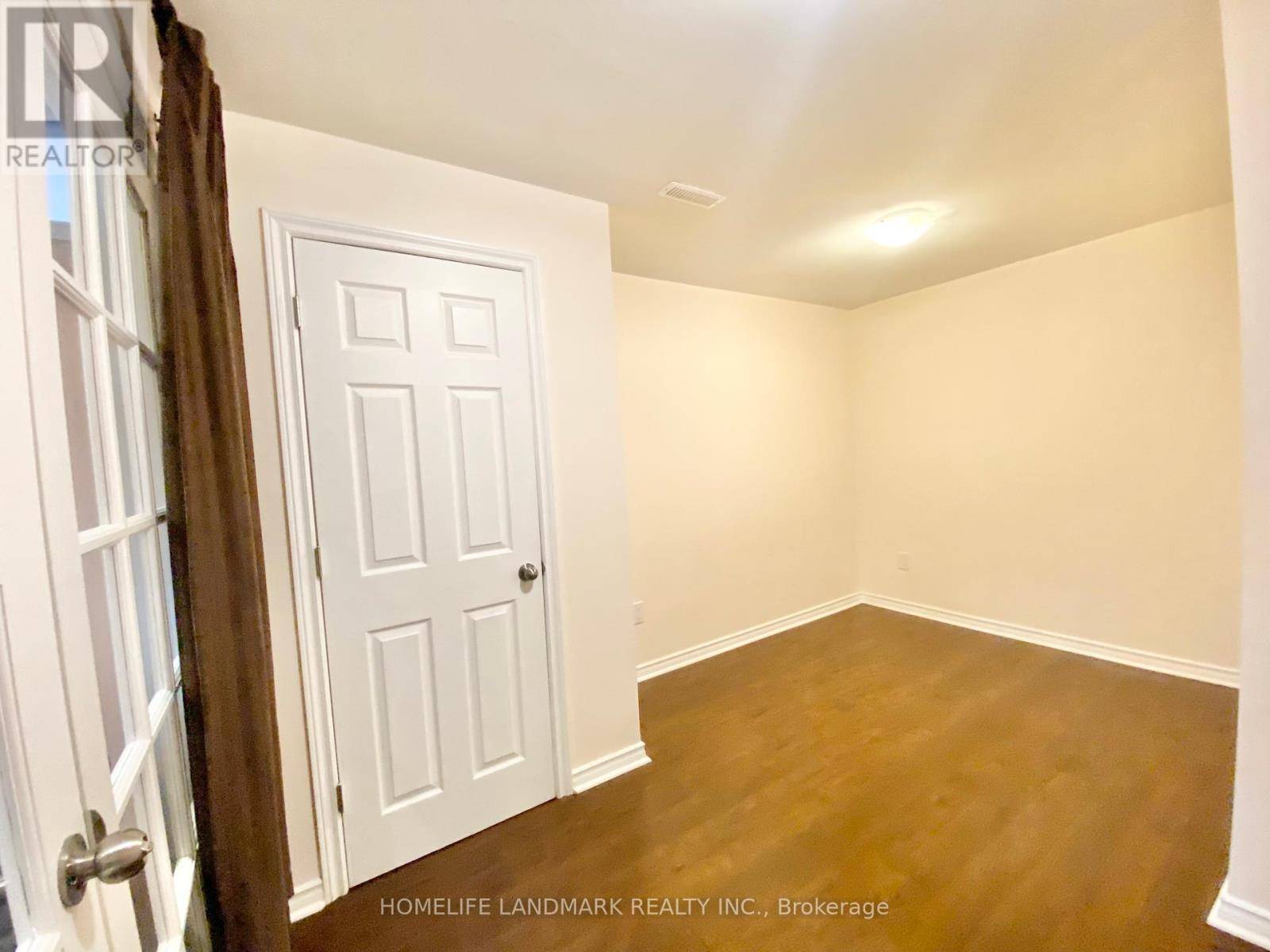 Vaughan (kleinburg), ON L4H4A8,19 DUNROBIN CRESCENT