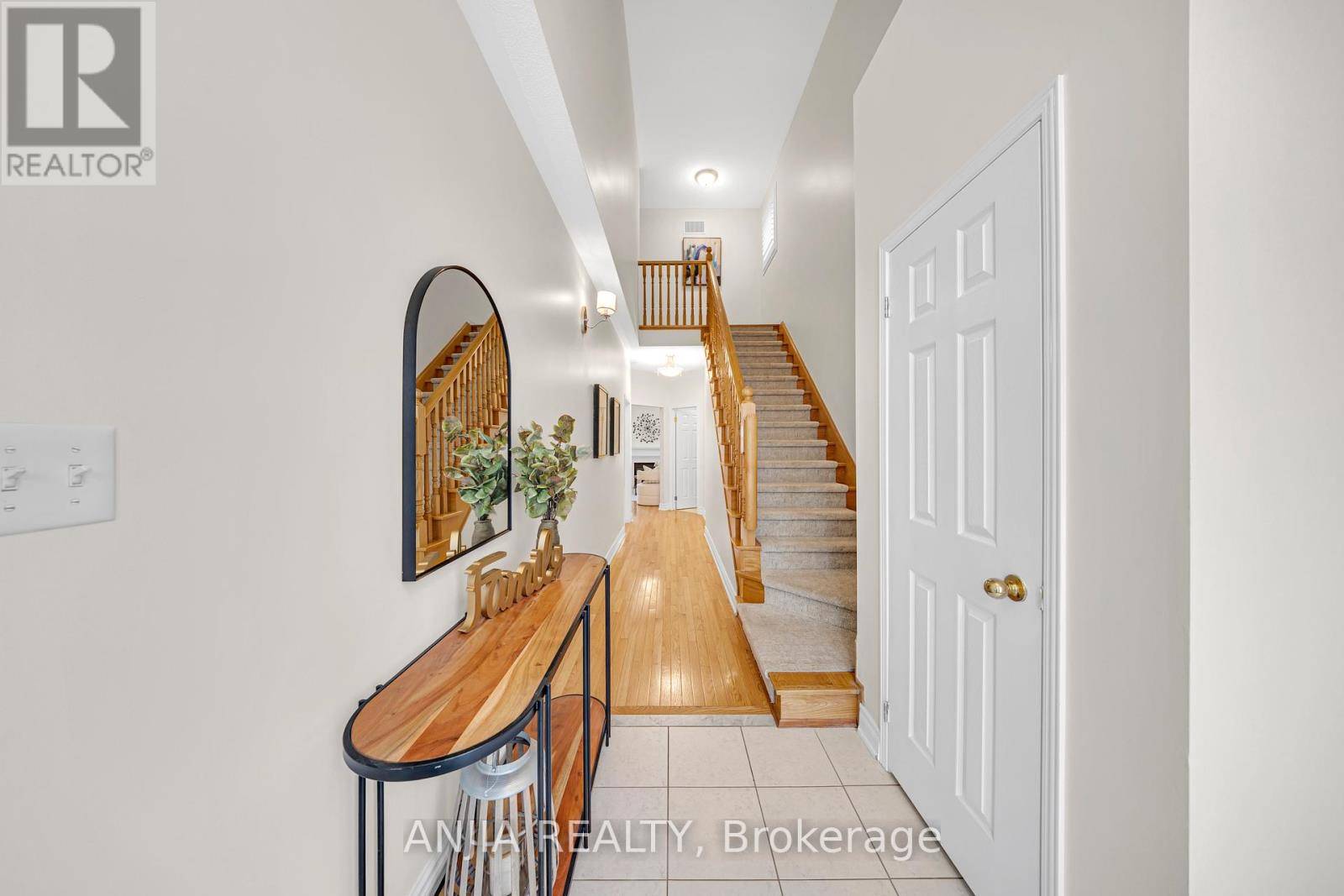 Whitchurch-stouffville (stouffville), ON L4A0X9,34 HORN STREET