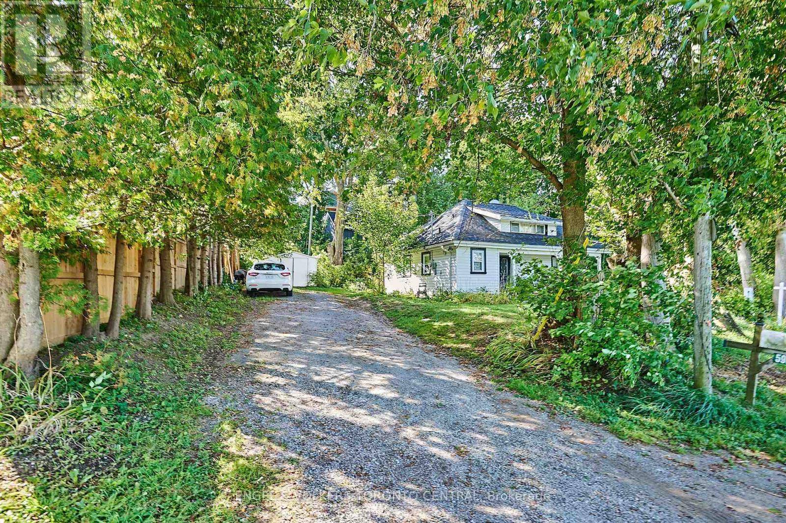Whitchurch-stouffville (stouffville), ON L4A2Y9,5907/5901 LAKESHORE ROAD