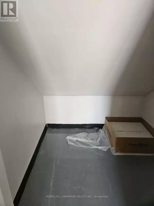 Georgina (keswick South), ON L4P2A3,UNIT 3 AND 4 - 213 THE QUEENSWAY AVENUE S