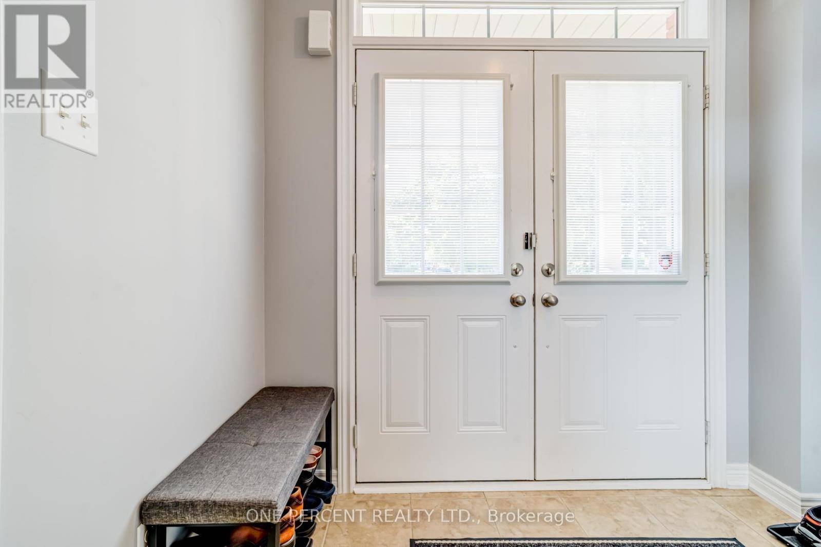 Newmarket (gorham-college Manor), ON L3Y5V7,707 JOHN COLE COURT