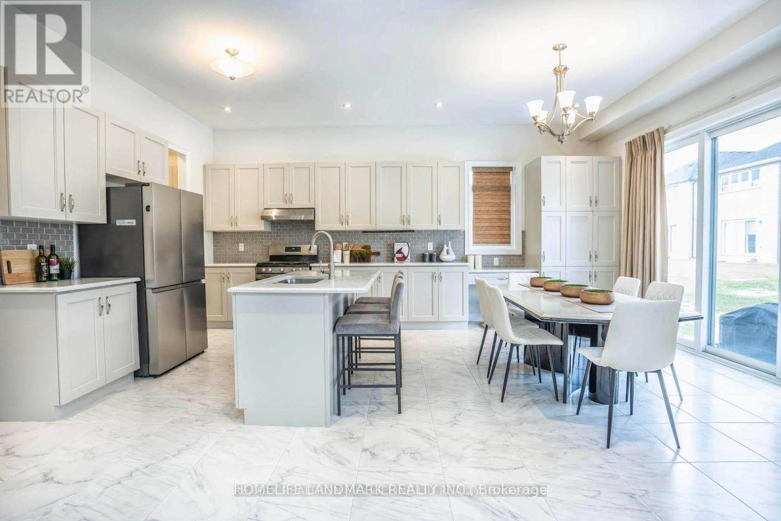 Whitchurch-stouffville (ballantrae), ON L4A4X1,12 CARLINDS CRESCENT