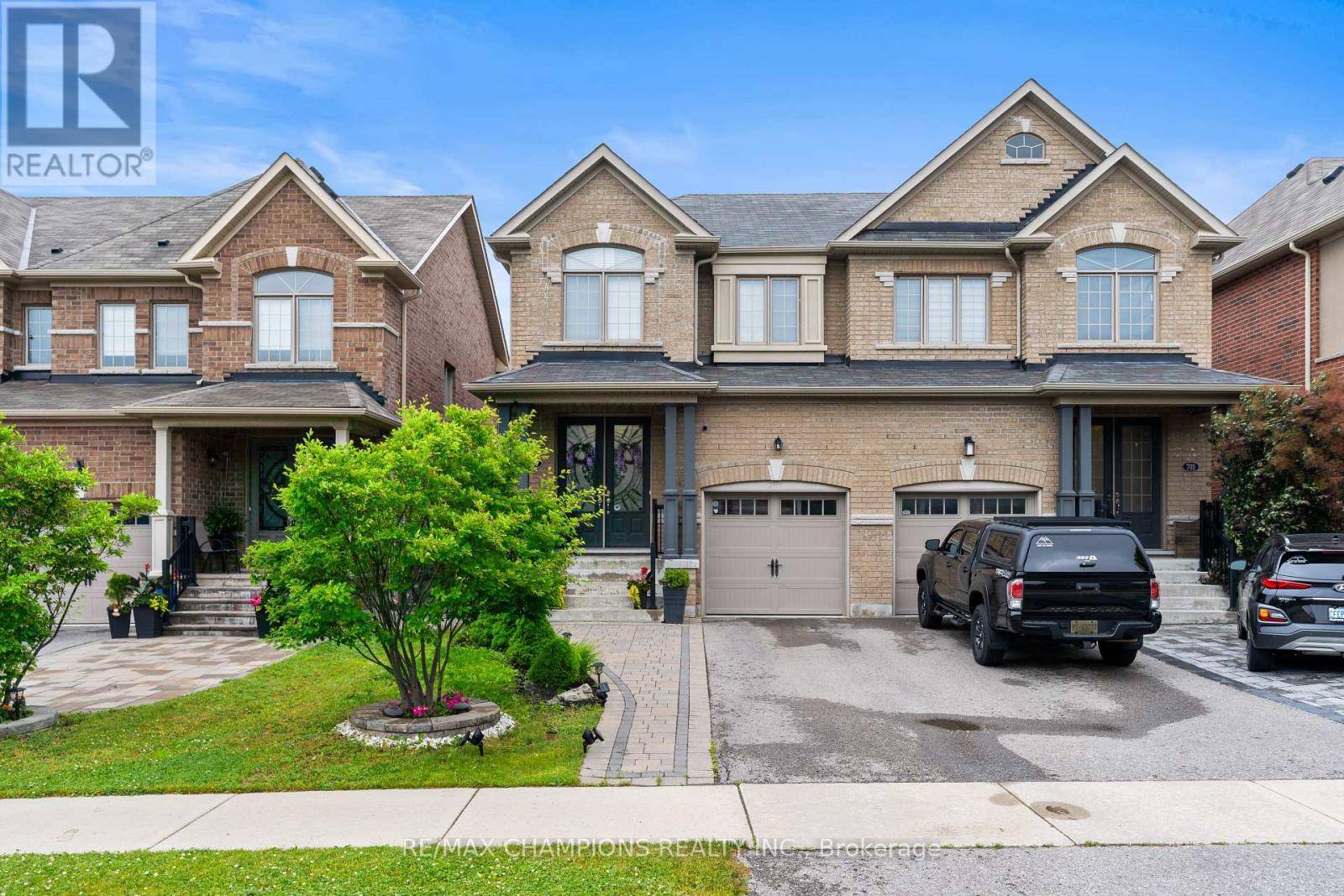 709 YARFIELD CRESCENT, Newmarket (glenway Estates), ON L3X0H4