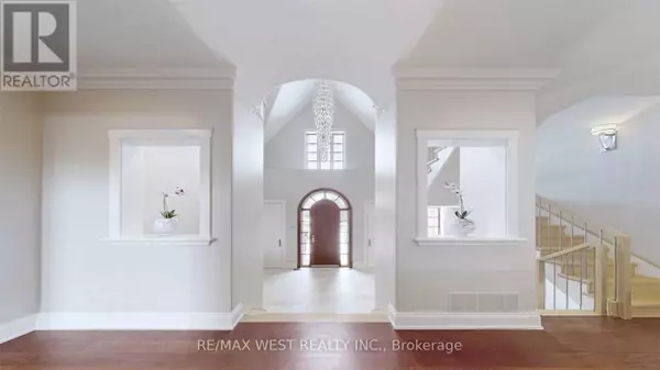 Vaughan (kleinburg), ON L0J1C0,32 DALEVIEW COURT