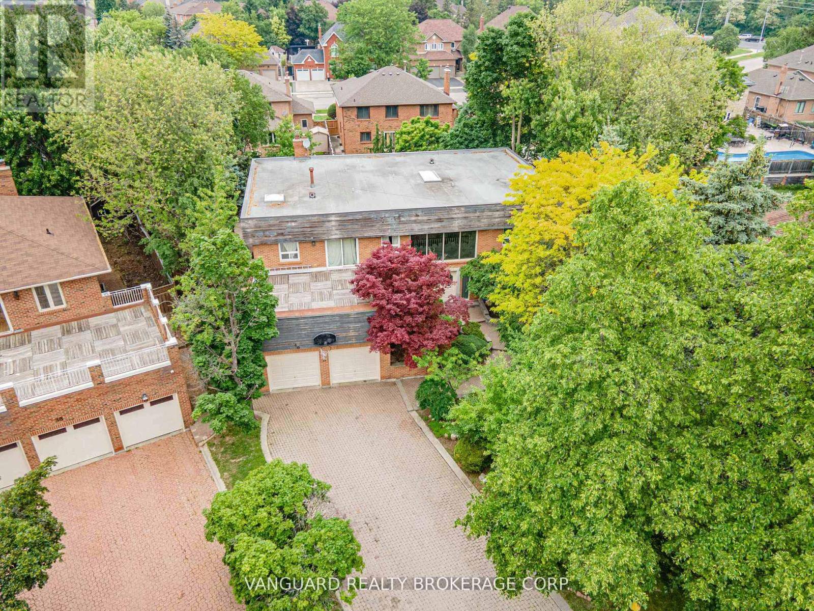 Vaughan (islington Woods), ON L4L3L6,40 COLTON CRESCENT N