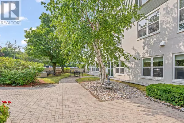 Markham (unionville), ON L3R6C7,100 Anna Russell WAY #120