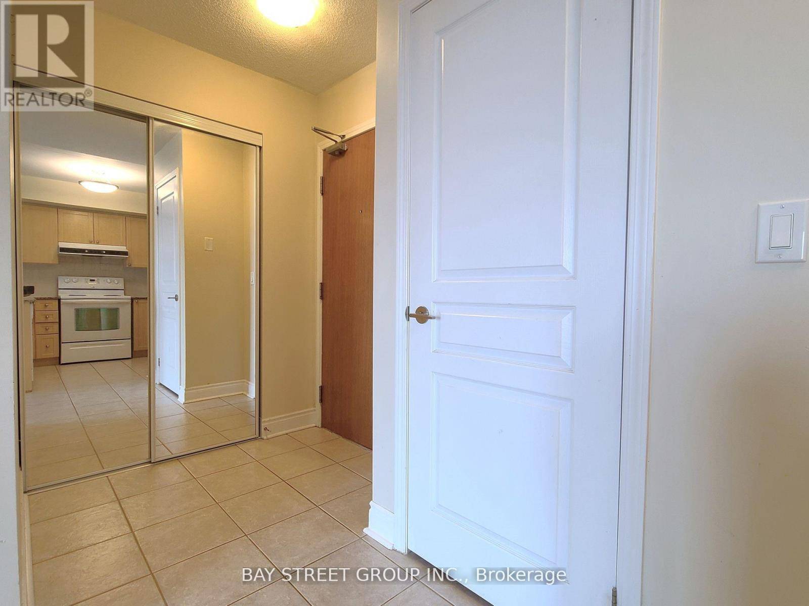 Markham (unionville), ON L6G0B3,75 South Town Centre BLVD #1107